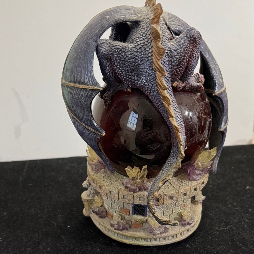Dragon Fantasy Snow Globe Wind Up Musical Collectible - Picture 7 of 14